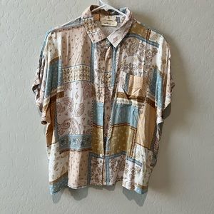 NWOT Short Sleeve Patterned Blouse